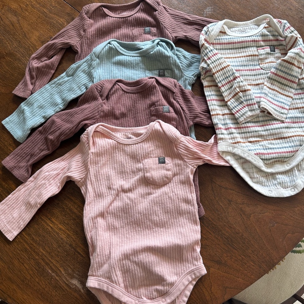 Lot of 5 Gerber Modern Moment Long sleeve body suit | 6-9 months | Ribbed cotton